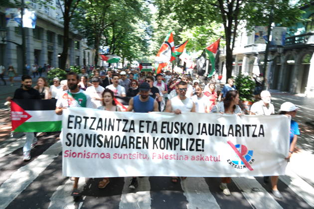 Demonstration of the flotilla platform in protest against the actions of the Ertzaintza Dozens of people during a mobilization to protest against the actions of the Ertzaintza, in Plaza Moyua, on May 24, 2026, in Bilbao, Biscay, Basque Country Spain Altercations between the Ertzaintza and members and supporters of the flotilla upon their arrival at Bilbao airport yesterday May 23 ended with four people arrested 24 MAY 2026 MANIFESTATION H Bilbao, Vizcaya, Basque Country Bilbao, Vizcaya, Basque Country Spain Copyright: xH.Bilbaox 7547468