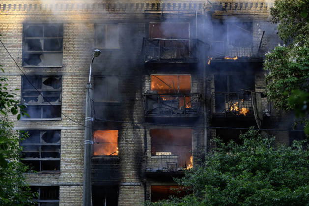 One Of The Largest Combined Missile And Drone Attacks On The Ukrainian Capital Overnight The aftermath of missile strikes in Kyiv, Ukraine, following one of the largest combined missile and drone operations on the Ukrainian capital overnight on May 24, 2026. Kyiv is the main target of the operation. A total of 604 aerial targets are intercepted, including 55 missiles and 549 drones. At least two people are killed and 77 injured, including children. Kyiv Ukraine  Copyright: xMaxymxMarusenkox originalFilename: musiienko-notitle260524_npIGa.jpg