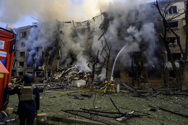 One Of The Largest Combined Missile And Drone Attacks On The Ukrainian Capital Overnight Rescuers work at the sites of missile strikes in Kyiv, Ukraine, on May 24, 2026, following one of the largest combined missile and drone operations on the Ukrainian capital overnight. Kyiv is the main target of the operation. A total of 604 aerial targets are intercepted, including 55 missiles and 549 drones. At least two people are killed and 77 injured, including children. Kyiv Ukraine  Copyright: xMaxymxMarusenkox originalFilename: musiienko-notitle260524_npp6v.jpg