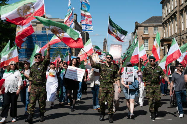 News Bilder des Tages May 24, 2026, Glasgow, Scotland, UK: Members of Scotlands Iranian community opposed to the Islamic regime were joined by compatriots from further afield at a demonstration supporting anti-regime protesters imprisoned in Iran following uprisings earlier this year. Protesters voiced concerns over alleged human rights abuses and executions carried out by the regime. Glasgow UK  - ZUMAs357 20260524_zip_s357_016 Copyright: xCameronxScottx