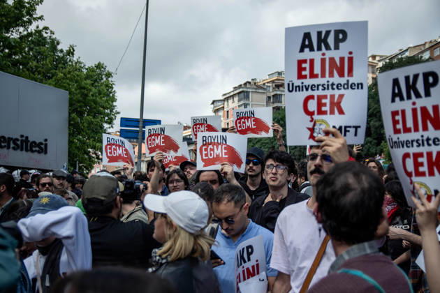 May 24, 2026, Istanbul, Istanbul, Turkey: Students, labor unions and civil society groups clashed with riot police on the third day after Istanbul Bilgi University was allegedly shut down by presidential decree signed by Turkish President Recep Tayyip Erdogan in Istanbul, Turkey, on May 22, 2026. Students occupying university buildings in protest against the closure decision were forcibly removed from the campus by police. Riot police used pepper spray during the intervention as violent scuffles erupted around the university. Demonstrators continued to protest in defense of academic freedom and university autonomy amid a heavy police presence. Istanbul Turkey  - ZUMAt171 20260524_zip_t171_020 Copyright: xAbdullahxTepelix