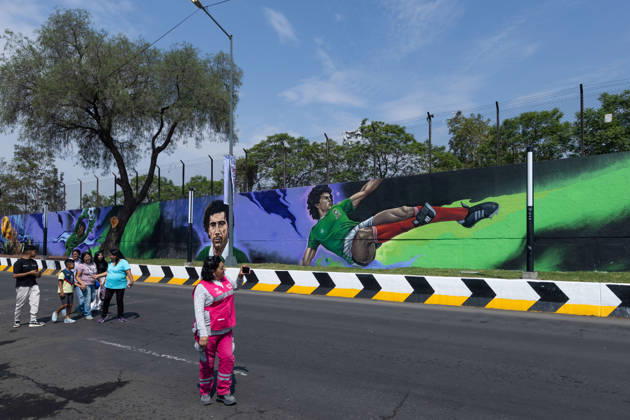 May 24, 2026, Mexico City, Mexico: The mural Futbol, recognized as the Guinness World Record largest hand painted brush football mural, was inaugurated in the Martin Carrera neighborhood of Mexico City. Created by Mexican artists, the artwork connects the Mesoamerican ballgame with contemporary football ahead of the 2026 FIFA World Cup. Former soccer players CUAUHTEMOC BLANCO, FRANCISCO KIKIN FONSECA, GERMAN VILLA and ANGEL REYNA attended the event, along with authorities from the Gustavo A. Madero borough and representatives of the Libertad Creativa Intercultural y Objetiva Foundation and the Elena Poniatowska Amor Foundation Mexico City Mexico - ZUMAl178 20260524_znp_l178_029 Copyright: xCristianxLeyvax