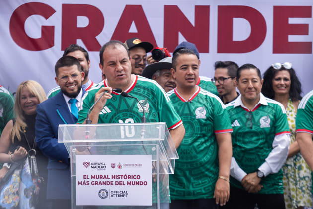 May 24, 2026, Mexico City, Mexico: The mural Futbol, recognized as the Guinness World Record largest hand painted brush football mural, was inaugurated in the Martin Carrera neighborhood of Mexico City. Created by Mexican artists, the artwork connects the Mesoamerican ballgame with contemporary football ahead of the 2026 FIFA World Cup. Former soccer players CUAUHTEMOC BLANCO, FRANCISCO KIKIN FONSECA, GERMAN VILLA and ANGEL REYNA attended the event, along with authorities from the Gustavo A. Madero borough and representatives of the Libertad Creativa Intercultural y Objetiva Foundation and the Elena Poniatowska Amor Foundation Mexico City Mexico - ZUMAl178 20260524_znp_l178_051 Copyright: xCristianxLeyvax