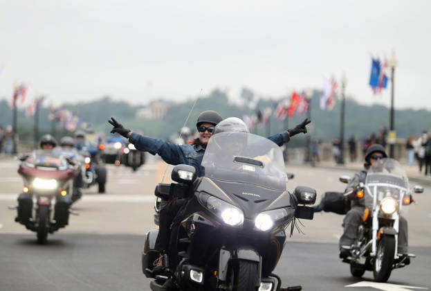 May 24, 2026, Washington, District Of Columbia, USA: Motorcyclists ride in formation over the Arlington Memorial Bridge during the Rolling to Remember ride on Memorial Day weekend in Washington, DC, USA, on May 24, 2026. The Rolling to Remember tradition has been active for 38 years, honouring fallen service members, prisoners of war, and those still missing in action during Memorial Day weekend. Washington USA - ZUMAs337 20260524_znp_s337_006 Copyright: xGentxShkullakux