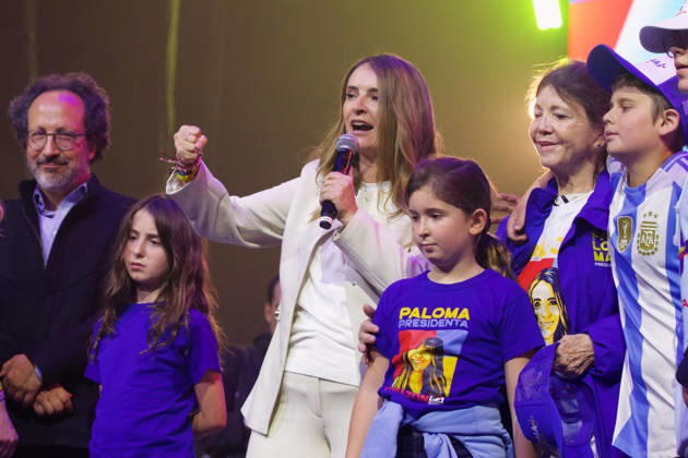 May 24, 2026, Bogota, Cundinamarca, COLOMBIA: Flanked by family, center-right senator and presidential candidate PALOMA VALENCIA addresses a crowd of supporters during her final campaign rally ahead of the May 31 first-round election. Standing on a platform of strict public security and private sector investment, the Centro DemocroÂ¡tico candidate is making her final push to secure a spot in the projected June runoff. Bogota COLOMBIA  - ZUMAd225 20260524_znp_d225_001 Copyright: xZoraidaxDiazx