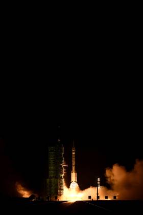 JIUQUAN, CHINA - MAY 24: A Long March-2F rocket carrying the Shenzhou-23 spacecraft with three Chinese astronauts on board blasts off from the Jiuquan Satellite Launch Center on May 24, 2026 in Jiuquan, Gansu Province of China. About 10 minutes later, the spacecraft successfully separated from the rocket and entered its designated orbit.  Copyright: xVCGx 111643865031