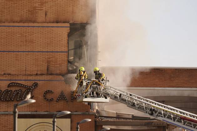 News Bilder des Tages A fire forces the eviction of a hotel in the center of Malaga Firefighters Malaga working on extinguishing a fire in a hotel in the capital A 25 May 2026 in Malaga Andalusia, Spain The fire on the first floor of a hotel in the center of Malaga in the early hours of Monday May 25 has forced the eviction of the entire establishment without for the moment there have been personal injuries, as reported by the 112, belonging to the Emergency Agency of Andalusia The fire started at about 01 26 hours when witnesses have alerted of flames on the first floor of the hotel located in Cerrojo street 25 MAY 2026 Malaga Andalucia, Spain Malaga Andalucia, Spain Spain Spain  Copyright: xÃ?lexxZeax 7548314