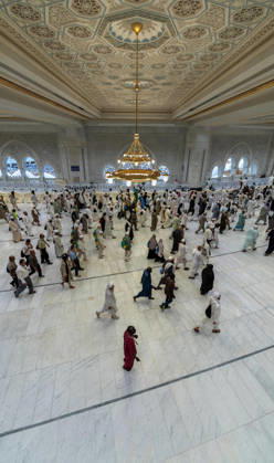 Muslim worshippers perform prayers around the Kaaba at the Grand Mosque in Mecca, Saudi Arabia Muslim worshippers perform prayers around the Kaaba at the Grand Mosque in Mecca, Saudi Arabia, on May 25, 2026, in preparation for the annual Hajj pilgrimage. Millions of Muslims from around the world travel to Saudi Arabia to perform the annual Hajj rituals. Photo by Saudi Press Agency apaimages Saudi Arabia 250526_Saudi_Arabia_SPA_00(13) Copyright: xapaimagesxSaudixPressxAgencyx xapaimagesx