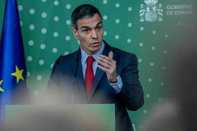Sánchez closes the presentation ceremony of the proposed Social Plan for the Climate The President of the Government, Pedro Sánchez, during the closing ceremony of the presentation of the proposed Social Plan for the Climate, in Espacio Rastro, on May 25, 2026, in Madrid Spain The general objective of the Plan is to promote a socially just ecological transition, paying special attention to the effects of extending the market for emission allowances to sectors such as road transport and buildings, scheduled from 2027 25 MAY 2026 Madrid Madrid Madrid Spain  Copyright: xRicardoxRubiox 7548630