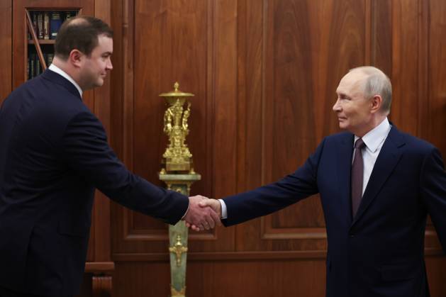 Russia Putin 9173086 25.05.2026 Russian President Vladimir Putin shakes hands with Omsk Region Governor Vitaly Khotsenko during a meeting at the Kremlin in Moscow, Russia. Vyacheslav Prokofyev Sputnik Moscow Russia  Copyright: xVyacheslavxProkofyevx