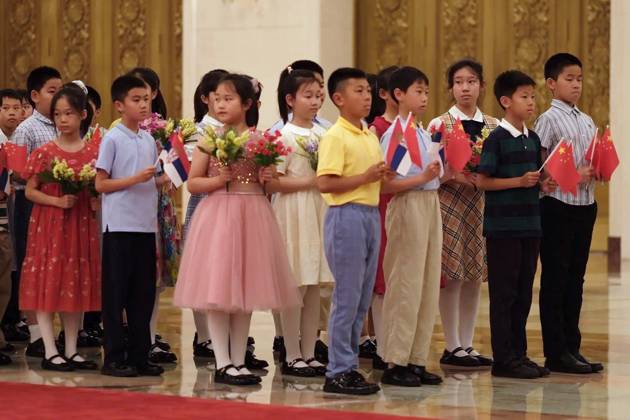 China Serbia 9173129 25.05.2026 Chinese children attend a welcome ceremony for Serbian President Aleksandar Vucic, in Beijing, China. Alexey Tashchilin Sputnik Beijing China  Copyright: xAlexeyxTashchilinx