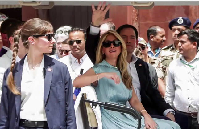 RECORD DATE NOT STATED US Secretary of State Marco Rubio and his wife Jeanette D. Rubio leave from the Taj Mahal Agra Uttar Pradesh , May 25 (ANI): US Secretary of State Marco Rubio and his wife Jeanette D. Rubio leave from the Taj Mahal, in Agra on Monday. (ANI Video Grab) Agra Uttar Pradesh India Copyright: xANIx ANI_20260525008