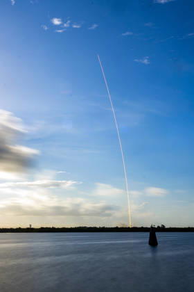 A timed exposure captures the SpaceX Falcon 9 rocket as it launches on Memorial Day at 7:48 AM from Launch Complex 40 at the Cape Canaveral Space Force Station, Florida on Monday, May 25, 2026. SpaceX launched 29 more of its Starlink satellites to low earth orbit on mission 10-47.  CCP20260525006 JOExMARINO