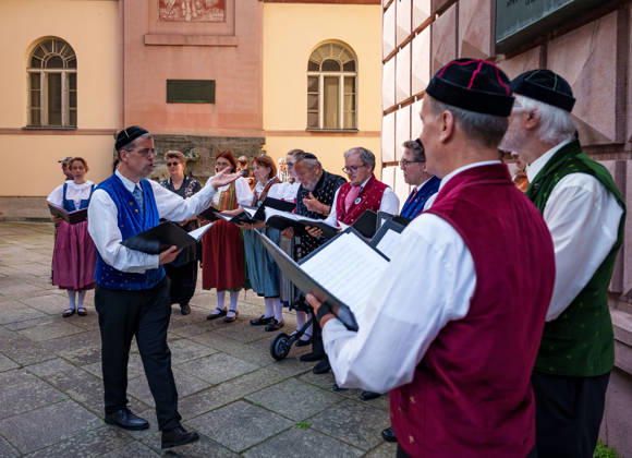 May 25, 2026, Brno, South Moravia, Czech Republic: A folk choir is singing a song during a commemorative ceremony honoring the victims of Nazism in Brno, Czech Republic, on May 25, 2026. The 76th Congress of Sudeten Germans took place in Brno, Czech Republic, from May 22 to 25, 2026, marking the first time the event was held in the country. Brno Czech Republic - ZUMAc315 20260525_zsp_c315_018 Copyright: xMichaelxCabalx