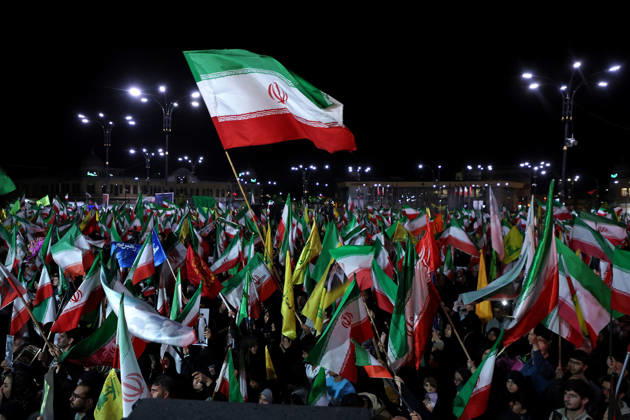 May 25, 2026, Iran, Iran: Pro-government supporters wave national flags during a state-organized rally, amid a ceasefire with Iran, the US, and Israel. President Donald Trump issued a fresh warning to Iran on May 17, saying it had to move quickly towards a peace deal or there won t be anything left of them. Washington, locked in conflict with Tehran since US and Israeli forces launched major strikes on the Islamic Republic beginning February 28, has struggled to break an impasse and make any progress toward ending a war that has shaken the Middle East and sent energy prices climbing. Iran s foreign ministry said on May 25, that Tehran was collecting fees for navigational services on ships transiting the strategic Strait of Hormuz, r - ZUMAi98_ 20260525_zih_i98_057 Copyright: xIranianxSupremexLeader SxOfficex