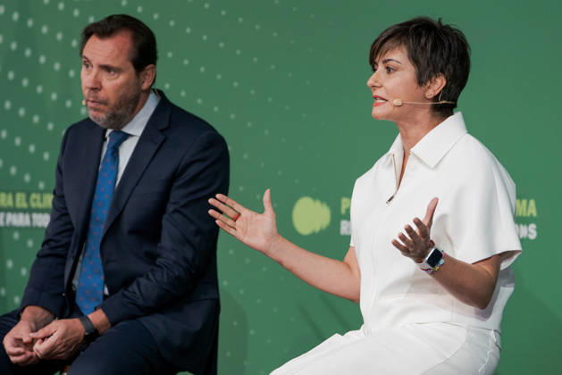 Prime Minister of Spain, Pedro Sanchez, closes the presentation event for the proposed Social Climate Plan in Madrid - 25 May 2026 Minister of Housing, Isabel Rodriguez (r), and the Minister of Transport, Oscar Puente (l) attend the presentation of the proposed Social Climate Plan, at Espacio Rastro. Spain’s Prime Minister, Pedro Sanchez, presented the proposed Social Climate Plan, endowed with more than Ä9 billion, co-financed by the European Union’s Social Climate Fund and 25% by the Spanish Government. The plan is aimed at promoting greater efficiency, equity and social justice while supporting citizens in response to the expansion of the European emissions trading market to transport and residential buildings. The plan will mobilize Ä Copyright: xGuillermoxGutierrezxCarrascalx xSOPAxImagesx 2026_05_25_Sanchez_Clima_13