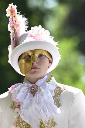 The Costumed Figures of Venice 2026 in the Annevoie Gardens ANNEVOIE, BELGIUM - MAY 25 : The Costumed Figures of Venice 2026. Grand parade of costumed figures : the largest Venetian carnival outside Venice, featuring over 110 costumes in the Annevoie Gardens on May 25, 2026 in Annevoie, Belgium, 25 05 2026 Annevoie Belgium  Copyright: xDidierxLebrunx