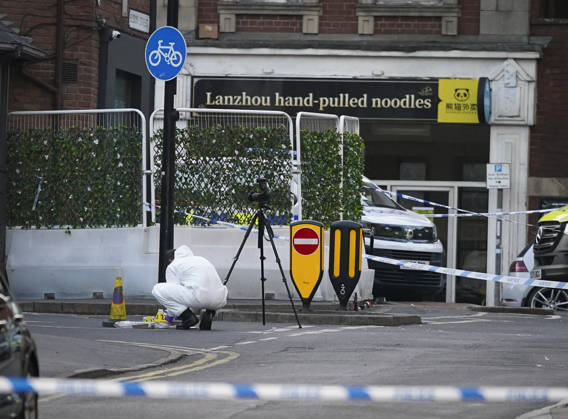 May 25, 2026, Sheffield, South Yorkshire, UK: Sheffield, UK. Police forensics at the scene in Sheffield, South Yorkshire, where a woman in her 30 s has died in a shooting outside bar in the early hours of Monday morning. Police have arrested three people in connection with the killing. Sheffield UK  - ZUMAl94_ 20260525_zaf_l94_066 Copyright: xIoannisxAlexopoulosx