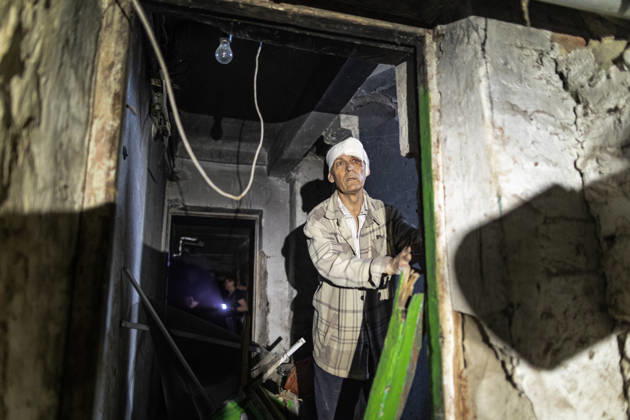 Russian attack on Ukraine s Kramatorsk KRAMATORSK, UKRAINE - MAY 25: A man injured in a basement as an air raid warning sounded following a Russian attack with KAB bombs in the centre of Kramatorsk, Ukraine, on May 25, 2026. Diego Herrera Carcedo Anadolu Kramatorsk Ukraine. Editorial use only. Please get in touch for any other usage.  Copyright: x2026xAnadoluxDiegoxHerreraxCarcedox