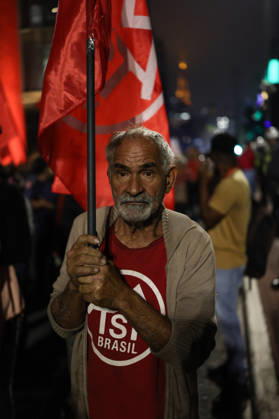 SaO PAULO, SP - 25.05.2026: ATO PELO FIM DA ESCALA 6 X 1 EM SP - Popular movements, labor unions, and workers are taking to the streets to demand an end to the 6x1 work schedule. Constitutional Amendment Proposal 08 2025 proposes reducing the work week from 44 to 40 hours, while maintaining the same salary. (Av. Paulista) x2950774x  IanxMaenfeld