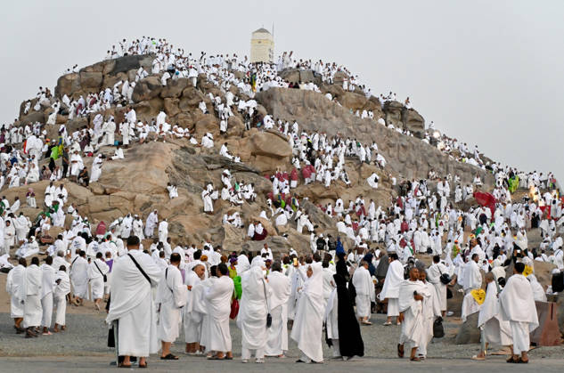 Prospective Muslim pilgrims at Arafat in Mecca MECCA, SAUDI ARABIA - MAY 26: Prospective pilgrims arrive at the Mount Arafat (Mountain of Mercy) to perform wuquf, considered as the most essential pillar of the Hajj, as Muslims from all over the world continue their worship to fulfill the Hajj pilgrimage in Mecca, Saudi Arabia on May 26, 2026. Pilgrims arriving in the Arafat area spend the night praying and worshipping. Ali Atmaca Anadolu Mecca Saudi Arabia. Editorial use only. Please get in touch for any other usage.  Copyright: x2026xAnadoluxAlixAtmacax