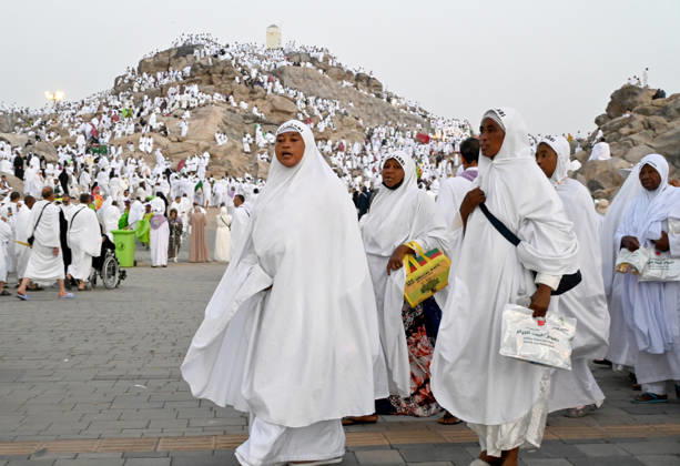 Prospective Muslim pilgrims at Arafat in Mecca MECCA, SAUDI ARABIA - MAY 26: Prospective pilgrims arrive at the Mount Arafat (Mountain of Mercy) to perform wuquf, considered as the most essential pillar of the Hajj, as Muslims from all over the world continue their worship to fulfill the Hajj pilgrimage in Mecca, Saudi Arabia on May 26, 2026. Pilgrims arriving in the Arafat area spend the night praying and worshipping. Ali Atmaca Anadolu Mecca Saudi Arabia. Editorial use only. Please get in touch for any other usage.  Copyright: x2026xAnadoluxAlixAtmacax