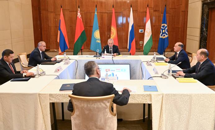 Russia CSTO Security Council Secretaries 9173449 26.05.2026 Belarusian Security Council Secretary Alexander Volfovich, Kazakh Security Council Secretary Gizat Nurdauletov, Kyrgyz Security Council Secretary Adilet Orozbekov, Russian Security Council Secretary Sergei Shoigu, Tajik Security Council Secretary Yusuf Rahmon and Secretary General of the Collective Security Treaty Organization (CSTO) Taalatbek Masadykov attend a meeting of the CSTO Committee of Security Councils Secretaries in Moscow, Russia. Stanislav Krasilnikov Sputnik Moscow Russia  Copyright: xStanislavxKrasilnikovx
