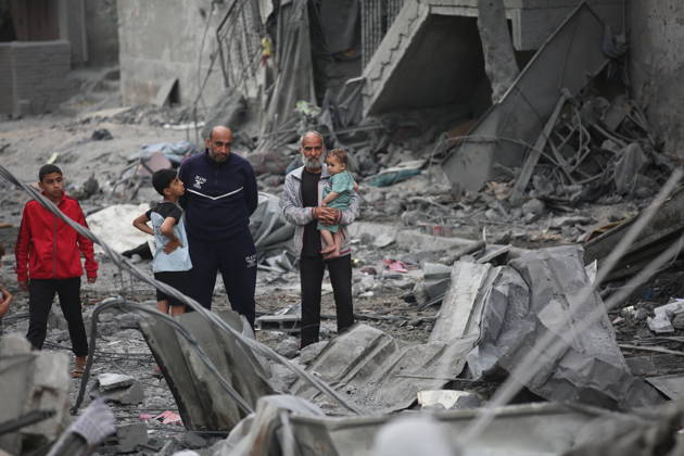 Palestinians inspect damage after Israeli strike in Nuseirat camp Palestinians inspect damage to their homes following an Israeli strike that targeted a house belonging to the al-Tawil family in the Nuseirat refugee camp in the central Gaza Strip on May 25, 2026. The strike destroyed the house completely and caused severe damage to neighboring homes. According to Palestinian medical sources, four Palestinians were wounded in the attack, which came after residents were warned to evacuate the area the previous night. Photo by Hassan al-Jedi apaimages Nusairat Gaza Strip Palestinian Territory 260526_Nuseirat_HJ_00(50).jpeg Copyright: xapaimagesxHassanxal-Jedixx xapaimagesx