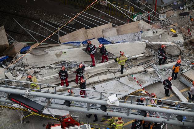 May 26, 2026, Seoul, South Korea: First responders search the site of the collapsed Seosomun Overpass in Seoul, South Korea on Tuesday, May 26, 2026. Multiple workers were caught in the collapse as the city had been tearing down the overpass, built in 1966, due to structural failure. Seoul South Korea - ZUMAh163 20260526_znp_h163_008 Copyright: xJintakxHanx