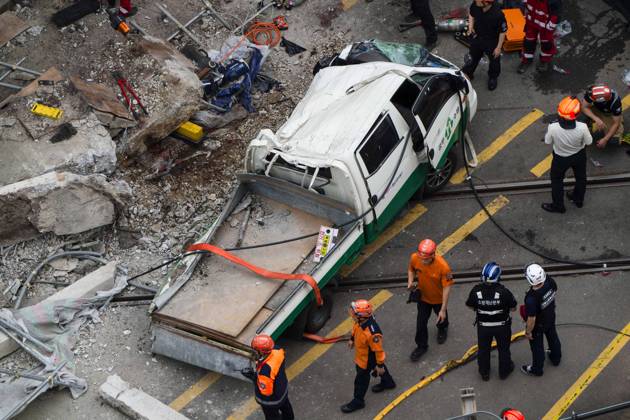 May 26, 2026, Seoul, South Korea: First responders search the site of the collapsed Seosomun Overpass in Seoul, South Korea on Tuesday, May 26, 2026. Multiple workers were caught in the collapse as the city had been tearing down the overpass, built in 1966, due to structural failure. Seoul South Korea - ZUMAh163 20260526_znp_h163_007 Copyright: xJintakxHanx