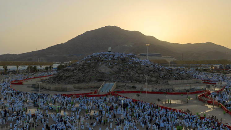 Muslim pilgrims gather at Mount Arafat during Hajj Muslim pilgrims gather at Mount of Mercy on the plain of Arafat during the annual hajj pilgrimage, outside the holy city of Mecca, Saudi Arabia, May 26, 2026. Photo by SPA Saudi Pess Agency APA Images Mecca Mecca Saudi Arabia 260526_Mecca_SPA_2_00(11) Copyright: xSPAxSaudixPessxAgencyxSaudixPressxAgencyx xapaimagesx