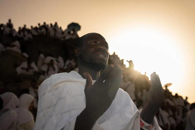 Muslim pilgrims gather at Mount Arafat during Hajj Muslim pilgrims gather at Mount of Mercy on the plain of Arafat during the annual hajj pilgrimage, outside the holy city of Mecca, Saudi Arabia, May 26, 2026. Photo by SPA Saudi Pess Agency APA Images Mecca Mecca Saudi Arabia 260526_Mecca_SPA_2_00(32) Copyright: xSPAxSaudixPessxAgencyxSaudixPressxAgencyx xapaimagesx