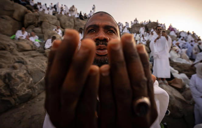 Muslim pilgrims gather at Mount Arafat during Hajj Muslim pilgrims gather at Mount of Mercy on the plain of Arafat during the annual hajj pilgrimage, outside the holy city of Mecca, Saudi Arabia, May 26, 2026. Photo by SPA Saudi Pess Agency APA Images Mecca Mecca Saudi Arabia 260526_Mecca_SPA_2_00(39) Copyright: xSPAxSaudixPessxAgencyxSaudixPressxAgencyx xapaimagesx