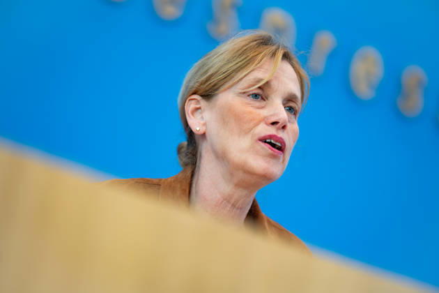 Karin Prien, Bundesministerin für Bildung, Familie, Senioren, Frauen und Jugend;Bundespressekonferenz in Berlin - Kinderreport 2026 - Titel Chancengerechte Bildung, Berlin Berlin Deutschland Haus der Bundespressekonferenz