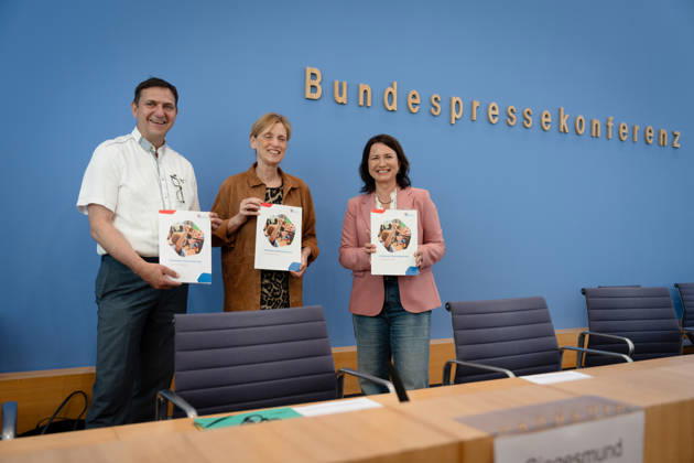 BPK, Kinderreport 2026: Chancengerechte Bildung Berlin, BPK, Kinderreport 2026: Chancengerechte Bildung , Bundesministerin für Bildung, Familie, Karin Prien, Holger Hofmann, Bundesgeschäftsführer, Kinderhilfswerk, Anja Siegesmund, Vizepräsidentin, Kinderhilfswerk Berlin Berlin GER