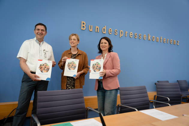 BPK, Kinderreport 2026: Chancengerechte Bildung Berlin, BPK, Kinderreport 2026: Chancengerechte Bildung , Bundesministerin für Bildung, Familie, Karin Prien, Holger Hofmann, Bundesgeschäftsführer, Kinderhilfswerk, Anja Siegesmund, Vizepräsidentin, Kinderhilfswerk Berlin Berlin GER