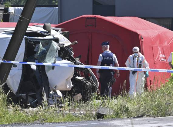 Schoolbus Gets Run Over By A Train BUGGENHOUT, BELGIUM - MAY 26 : n a train accident people have died in a collision between a train and a minibus in Buggenhout; the minibus was carrying seven schoolchildren and two adults: The barriers were down.on May 26, 2026 in Buggenhout, Belgium, 26 05 2026 Buggenhout Belgium  Copyright: xBertxVanxDenxBrouckex