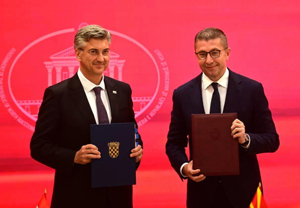 Hristijan Mickoski Prime Minister of North Macedonia (R) and his counterpart Andrej Plenkovic Primeminister of Croatia (L) pose after sighninig a stratagiuc partnership agreement in Ohrid Republic of North Macedonia, MAy 26 2026. IMAGO PETR STOJANOVSKI