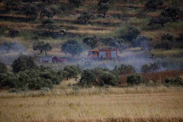 Israeli settlers set fire to wheat fields in Nablus NABLUS, WEST BANK, PALESTINE - MAY 26: Smoke rise as Israeli settlers, set fire to wheat fields belonging to Palestinians in the village of Salem, east of the West Bank city of Nablus, Palestine, on May 26, 2026. Israeli forces reportedly prevented Palestinians from intervening and used tear gas and stun grenades against them, while a Palestinian youth was reported injured during the incident. Nedal Eshtayah Anadolu Nablus West Bank. Editorial use only. Please get in touch for any other usage.  Copyright: x2026xAnadoluxNedalxEshtayahx