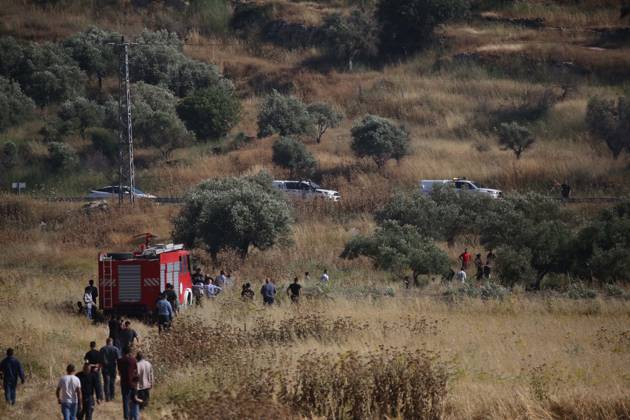 Israeli settlers set fire to wheat fields in Nablus NABLUS, WEST BANK, PALESTINE - MAY 26: Emergency services are seen around the area as Israeli settlers, set fire to wheat fields belonging to Palestinians in the village of Salem, east of the West Bank city of Nablus, Palestine, on May 26, 2026. Israeli forces reportedly prevented Palestinians from intervening and used tear gas and stun grenades against them, while a Palestinian youth was reported injured during the incident. Nedal Eshtayah Anadolu Nablus West Bank. Editorial use only. Please get in touch for any other usage.  Copyright: x2026xAnadoluxNedalxEshtayahx