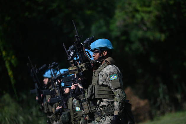 UN to assess whether the Brazilian Navy Marine Corps remains at the top of the global rankings for peacekeeping readiness RIO DE JANEIRO, BRAZIL, MAY 26 : A view of the Brazilian Army forces training as in the coming days, the UN will assess whether the Brazilian Navy Marine Corps remains at the top of the global rankings for peacekeeping readiness in Rio de Janeiro, Brazil on May 26, 2026. The Brazilian Navy Marine Corps undergoes rigorous inspections by the UN (United Nations) to certify and recertify elite troops at the highest level. The most recent operational assessment, held at the Ilha do Governador Naval Complex, involved more than 500 military personnel, bomb disposal robots, drones, armored vehicles, and machine guns in combat a Copyright: x2026xAnadoluxFabioxTeixeirax