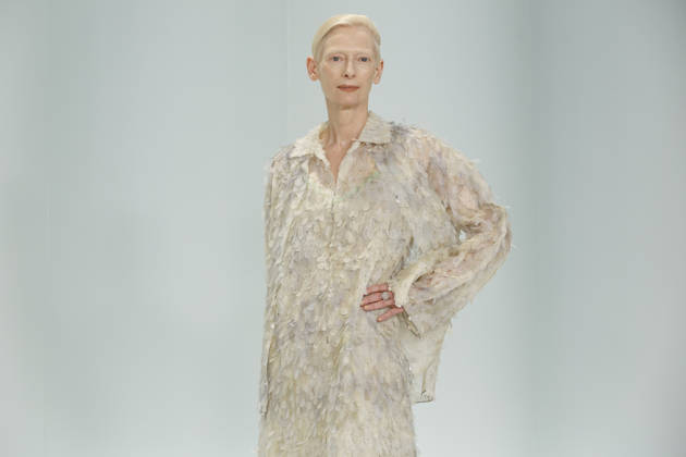 Chanel Metiers d Art 2026 Show Draws Global Stars to Seoul, South Korea British actress and Chanel brand ambassador Tilda Swinton poses for photos during the Chanel Metiers d Art 2026 show in Seoul, South Korea, on May 26, 2026. Seoul South Korea  Copyright: xMatrixxImages JungxUi-Chelx