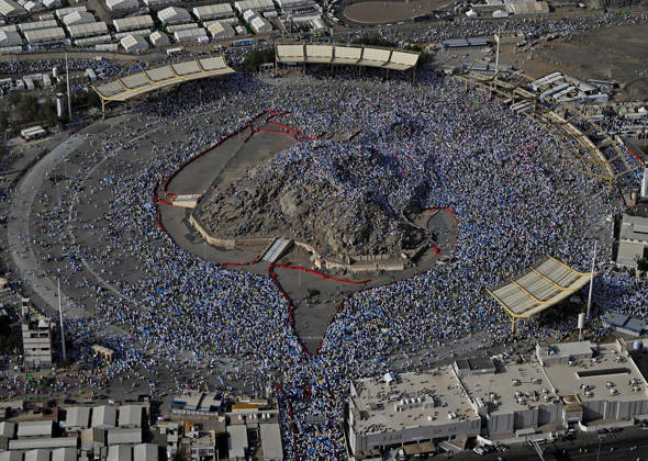 Muslim pilgrims gather at Mount Arafat during Hajj Muslim pilgrims gather at Mount of Mercy on the plain of Arafat during the annual hajj pilgrimage, outside the holy city of Mecca, Saudi Arabia, May 26, 2026. Photo by SPA Saudi Pess Agency APA Images Mecca Mecca Saudi Arabia 260526_Saudi_Arabia_SPA_6_00(16) Copyright: xSPAxSaudixPessxAgencyxSaudixPressxAgencyx xapaimagesx