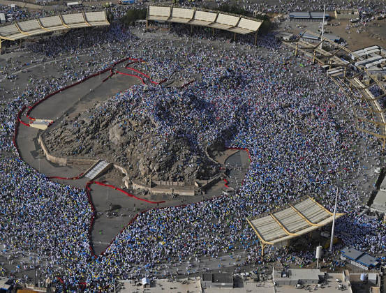 Muslim pilgrims gather at Mount Arafat during Hajj Muslim pilgrims gather at Mount of Mercy on the plain of Arafat during the annual hajj pilgrimage, outside the holy city of Mecca, Saudi Arabia, May 26, 2026. Photo by SPA Saudi Pess Agency APA Images Mecca Mecca Saudi Arabia 260526_Saudi_Arabia_SPA_6_00(18) Copyright: xSPAxSaudixPessxAgencyxSaudixPressxAgencyx xapaimagesx