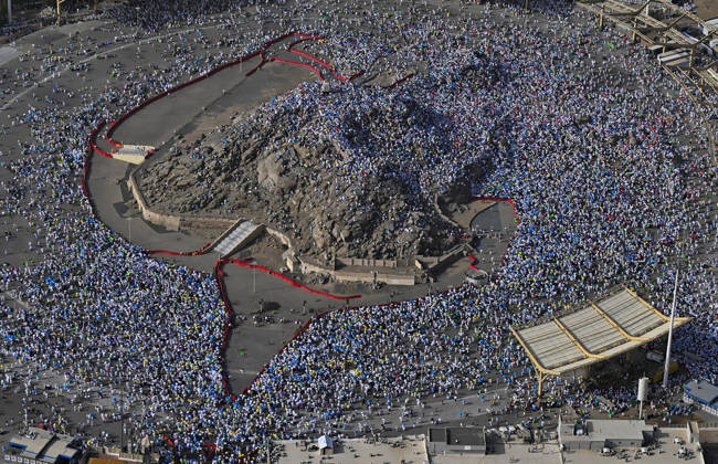 Muslim pilgrims gather at Mount Arafat during Hajj Muslim pilgrims gather at Mount of Mercy on the plain of Arafat during the annual hajj pilgrimage, outside the holy city of Mecca, Saudi Arabia, May 26, 2026. Photo by SPA Saudi Pess Agency APA Images Mecca Mecca Saudi Arabia 260526_Saudi_Arabia_SPA_6_00(19) Copyright: xSPAxSaudixPessxAgencyxSaudixPressxAgencyx xapaimagesx