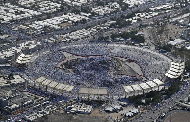Muslim pilgrims gather at Mount Arafat during Hajj Muslim pilgrims gather at Mount of Mercy on the plain of Arafat during the annual hajj pilgrimage, outside the holy city of Mecca, Saudi Arabia, May 26, 2026. Photo by SPA Saudi Pess Agency APA Images Mecca Mecca Saudi Arabia 260526_Saudi_Arabia_SPA_6_00(1) Copyright: xSPAxSaudixPessxAgencyxSaudixPressxAgencyx xapaimagesx