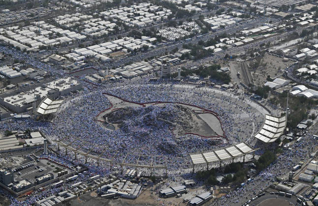 Muslim pilgrims gather at Mount Arafat during Hajj Muslim pilgrims gather at Mount of Mercy on the plain of Arafat during the annual hajj pilgrimage, outside the holy city of Mecca, Saudi Arabia, May 26, 2026. Photo by SPA Saudi Pess Agency APA Images Mecca Mecca Saudi Arabia 260526_Saudi_Arabia_SPA_6_00(11) Copyright: xSPAxSaudixPessxAgencyxSaudixPressxAgencyx xapaimagesx