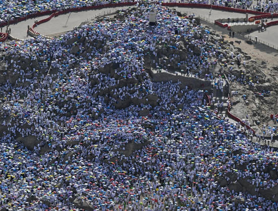 Muslim pilgrims gather at Mount Arafat during Hajj Muslim pilgrims gather at Mount of Mercy on the plain of Arafat during the annual hajj pilgrimage, outside the holy city of Mecca, Saudi Arabia, May 26, 2026. Photo by SPA Saudi Pess Agency APA Images Mecca Mecca Saudi Arabia 260526_Saudi_Arabia_SPA_6_00(4) Copyright: xSPAxSaudixPessxAgencyxSaudixPressxAgencyx xapaimagesx