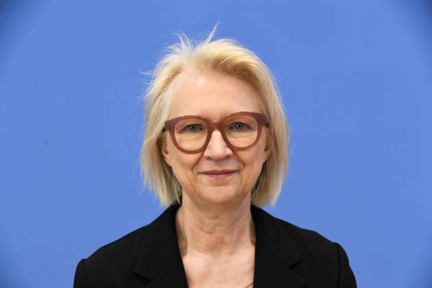 ABB BPK-GUTACHTEN - Prof. Prof. Dr. Dr. h.c. Monika Schnitzer, Vorsitzende Bericht zum Thema Vorstellung des Fruehjahrsgutachten 2026-Sachverstaendigenrat zur Begutachtung der gesamtwirtschaftlichen Entwicklung auf der BPK Bundespressekonferenz in Berlin am 27.05.2026 Berlin Deutschland