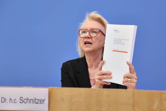 Berlin, Deutschland, 27.05.2026: Bundespressekonferenz: Vorstellung des Frühjahrsgutachten 2026 - Sachverständigenrat zur Begutachtung der gesamtwirtschaftlichen Entwicklung: Monika Schnitzer Copyright: xdtsxNachrichtenagenturx dts_120809